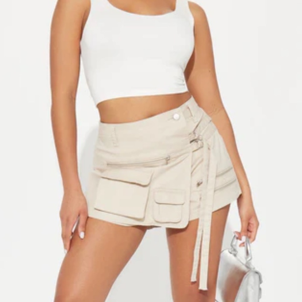 Fashion Nova Women’s Cream Bone Aftershock Cargo Utility Skort Size 1X NWT